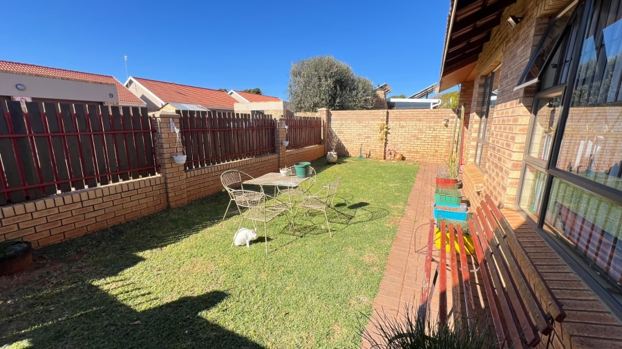 3 Bedroom Property for Sale in Langenhovenpark Free State